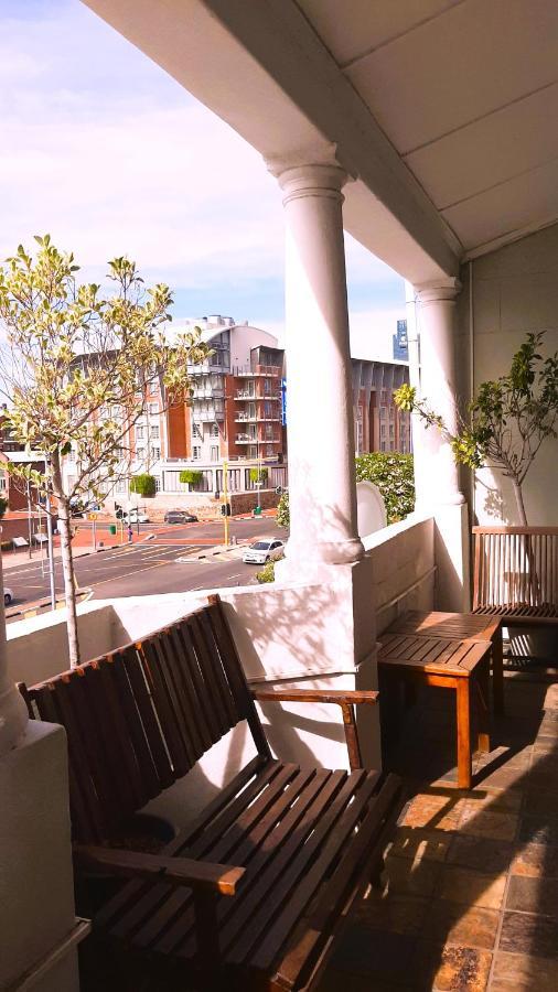The Greenhouse 3*